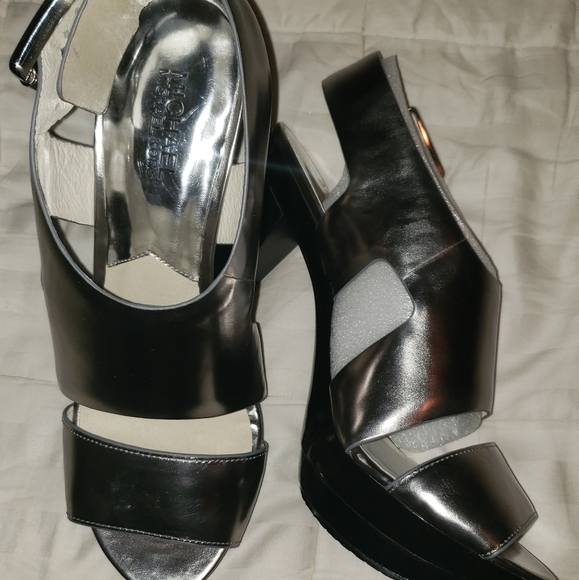 Michael Michael Kors Carla platform size 9 - Picture 3 of 4